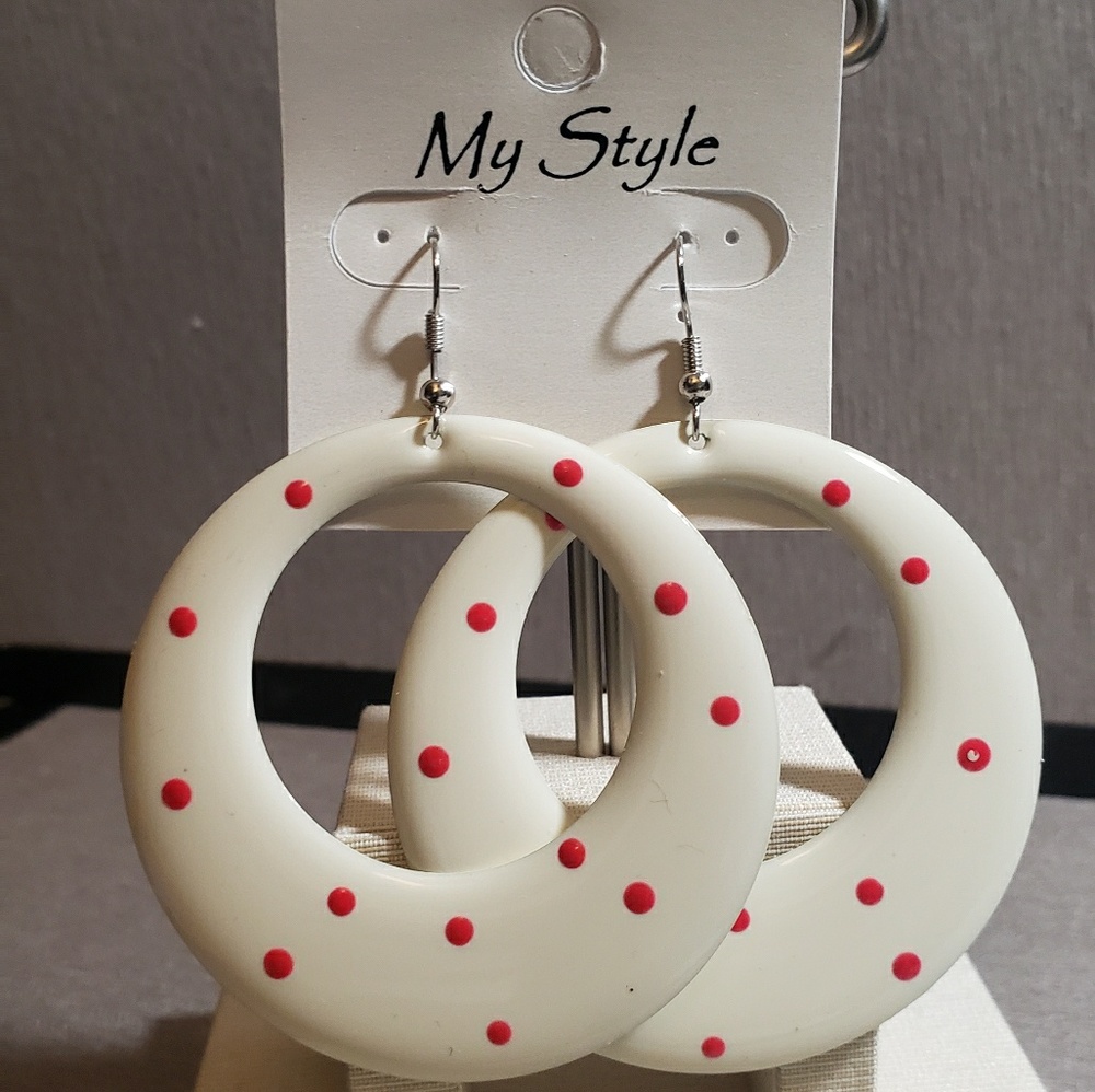White and Red Vintage Style Polka dot earrings